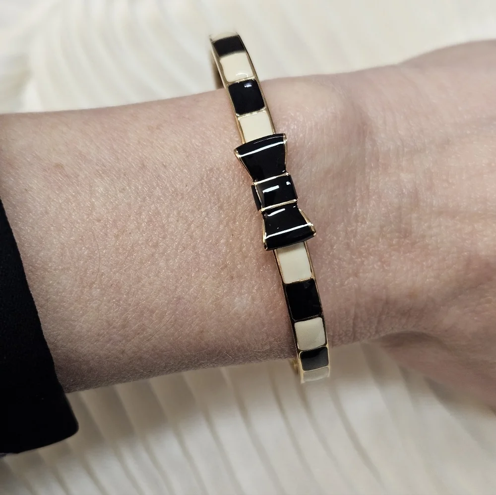 NWT Kate Spade ♠️ Bow Bangle From The 2014 'Take A Bow' Collection - Picture 4 of 9